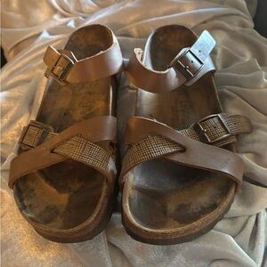 Birkenstock Brown Leather Strappy Sandals. EU 39